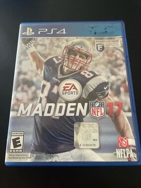 Madden NFL 17 (PS4) - Blue Cover